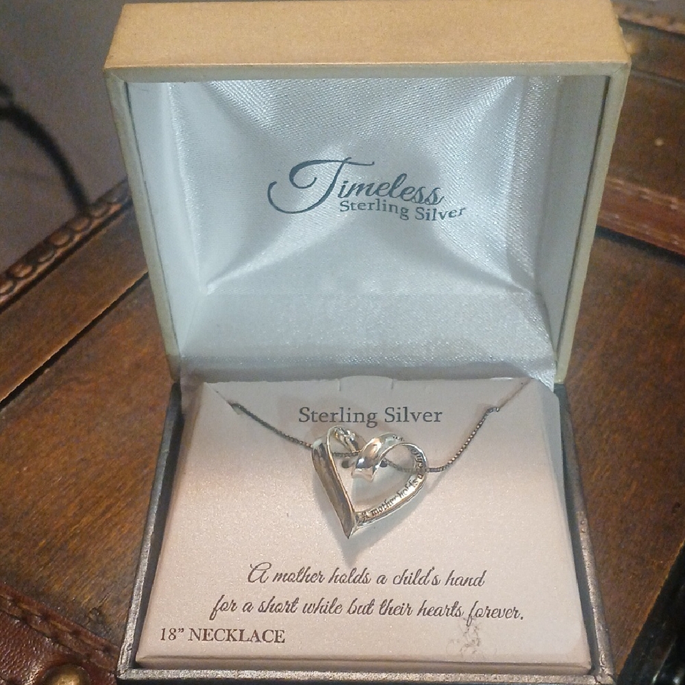 STERLING SILVER CHAIN AND INSCRIBED INFINITY HEART FOR MOM 🎁💝